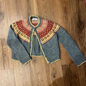 Beautiful knit cardigan